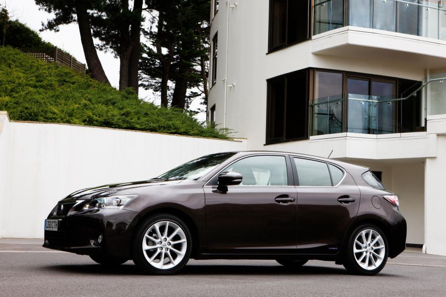  Lexus CT200h 2010 года  (фото 176 из 266)